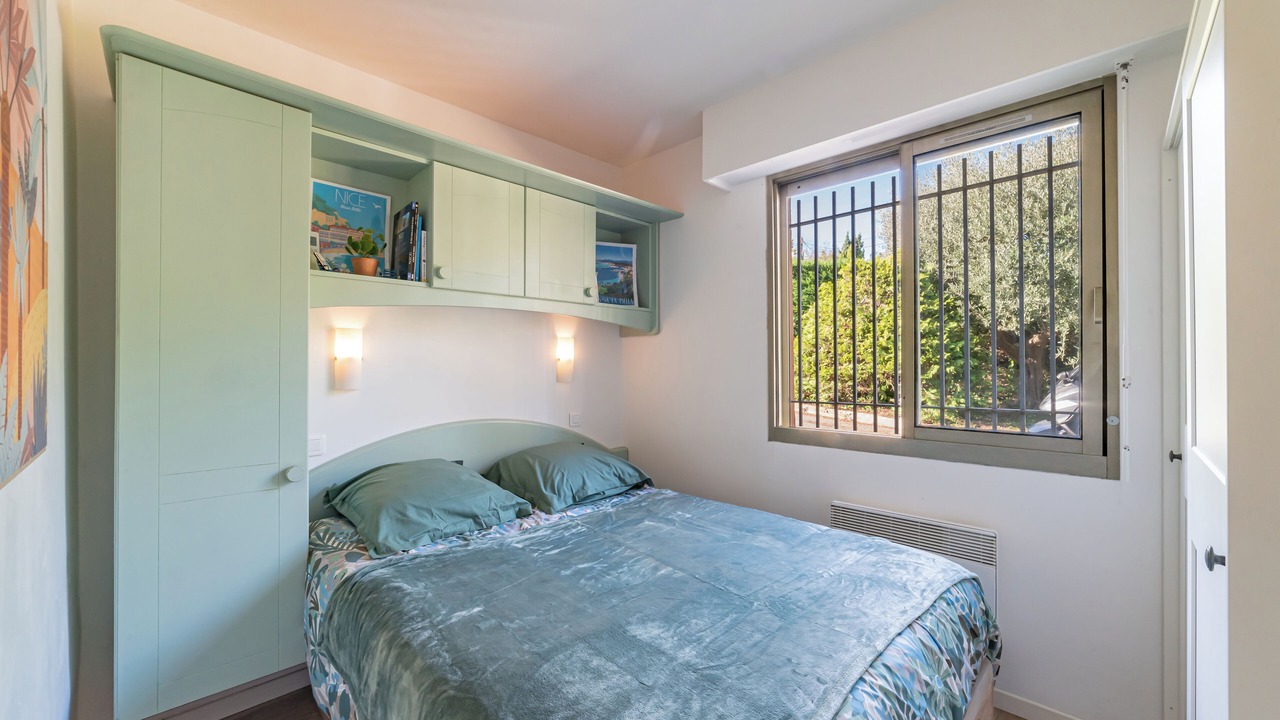 Photo of Bedroom in Mont Boron