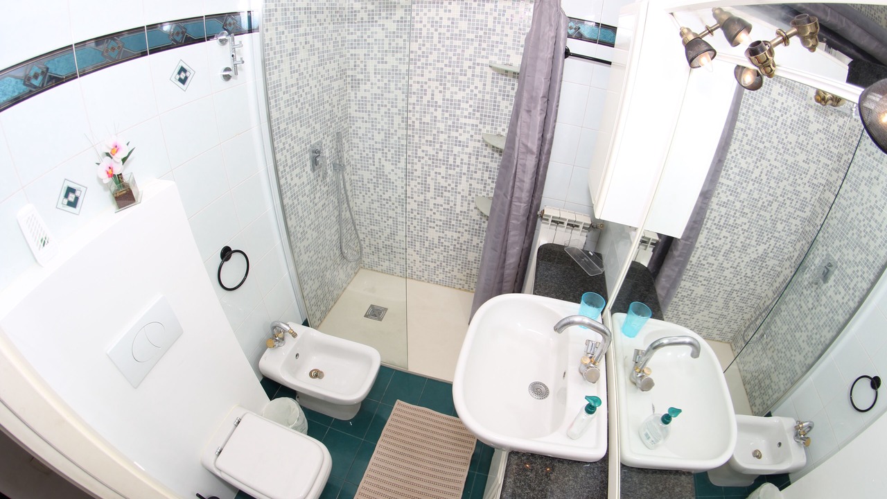 Photo of Bathroom in Nice City Centre
