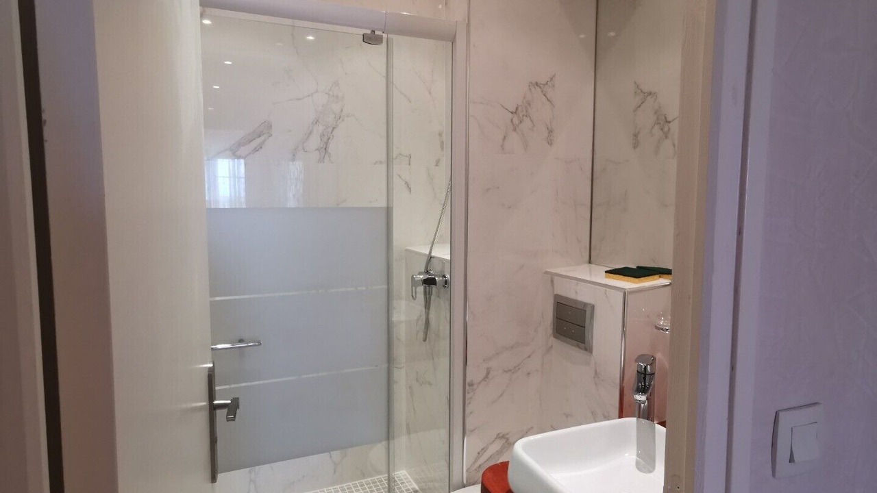 Photo of Bathroom in Cannes City Centre