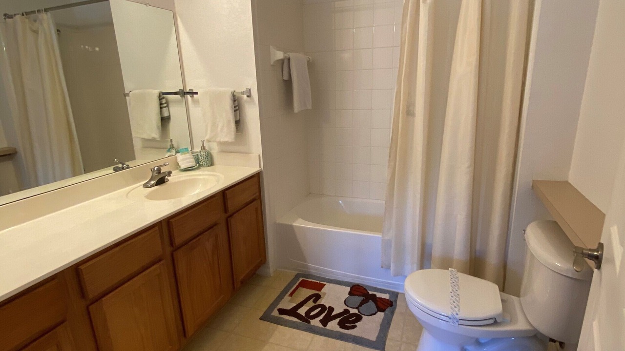 Photo of Bathroom in Venetian Bay Villages