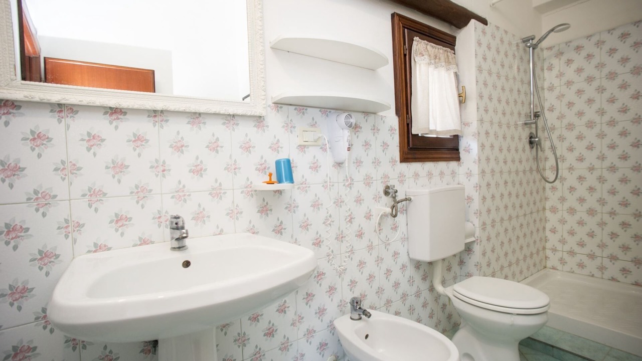 Photo of Bathroom in Morcone