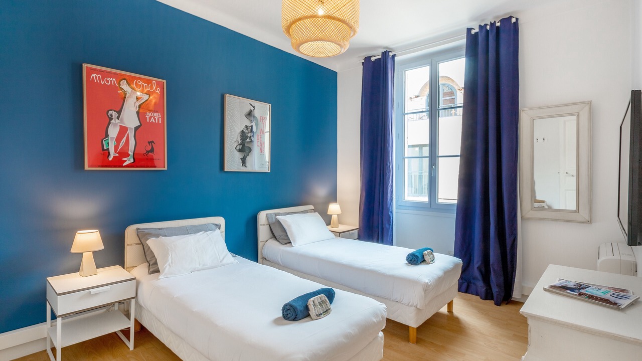 Photo of Bedroom in Cannes City Centre