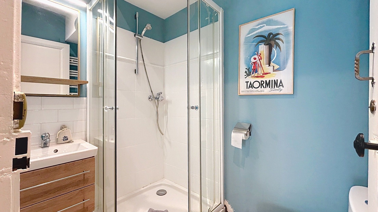 Photo of Bathroom in Cannes City Centre
