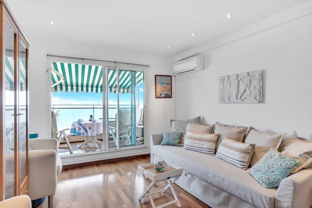 Photo of Livingroom in La Californie