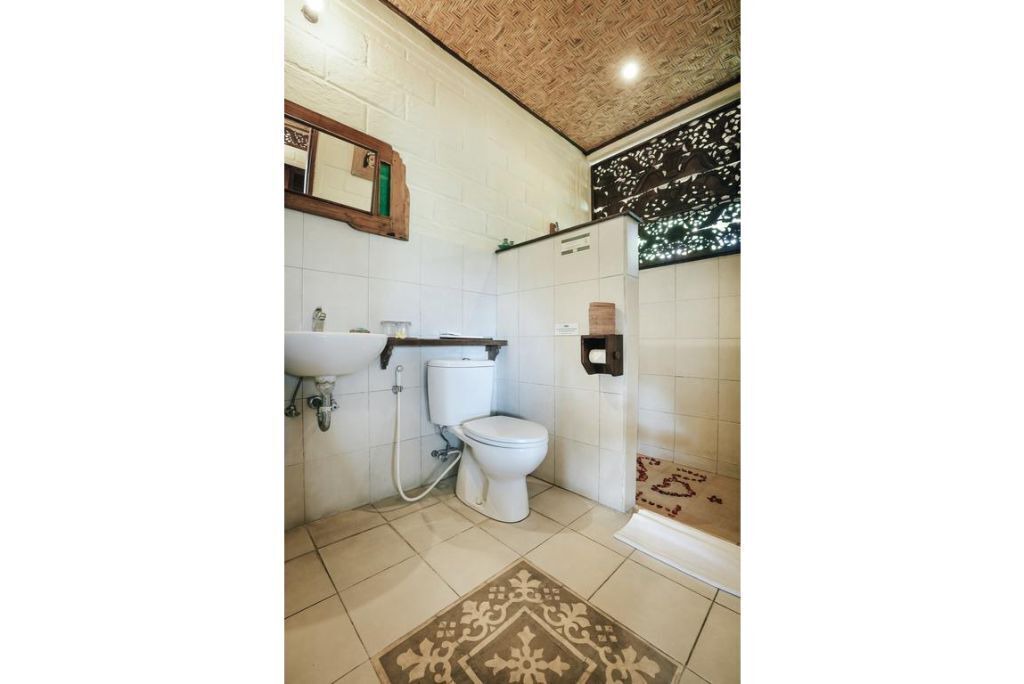 Photo of Bathroom in Kedewatan
