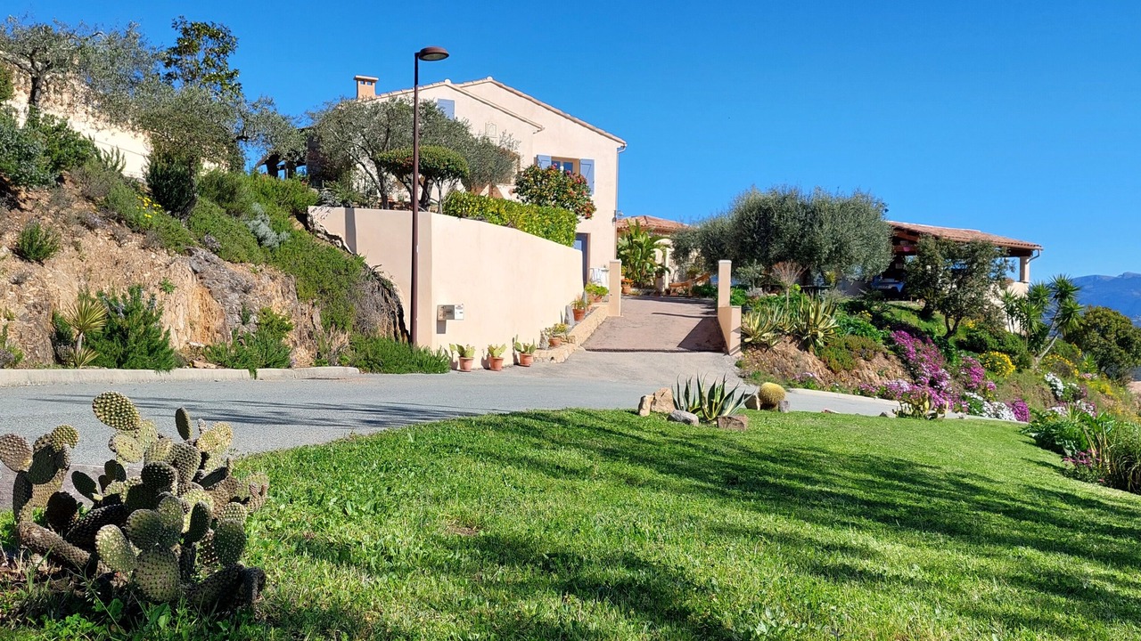 Photo of Outdoor in Tanneron