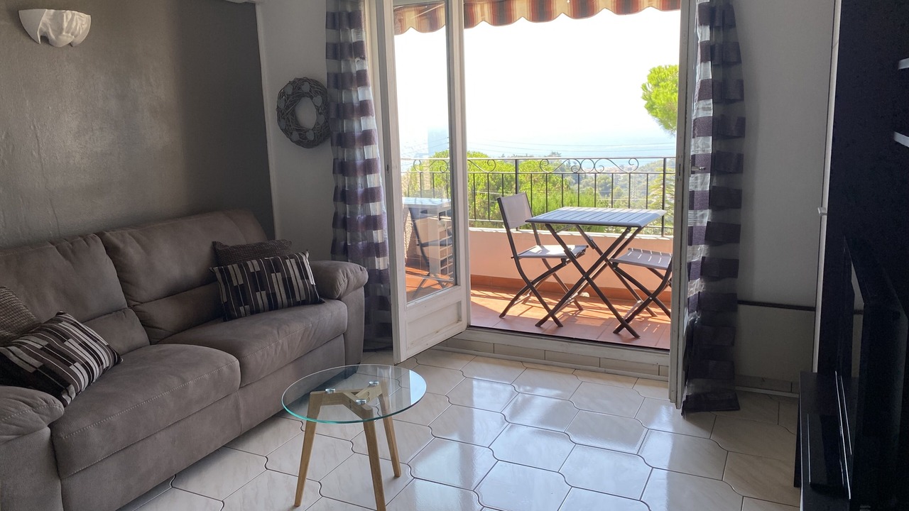 Photo of Livingroom in Saint Pierre de Feric