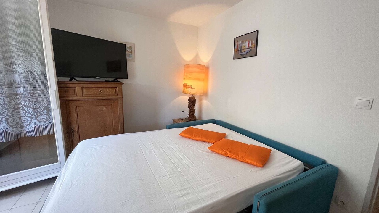 Photo of Bedroom in Saint-Aygulf