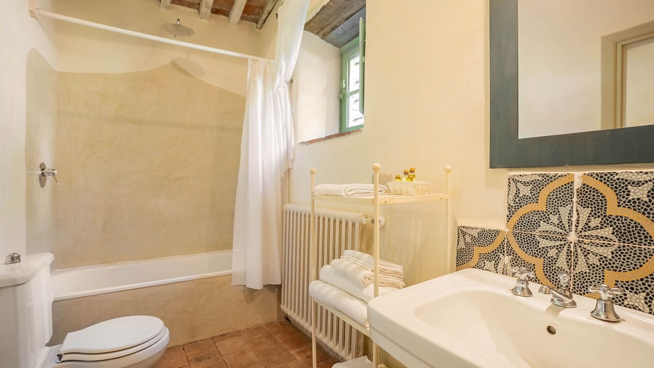 Photo of Bathroom in Villabuona