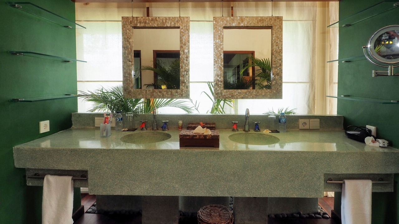 Photo of Bathroom in Buahan
