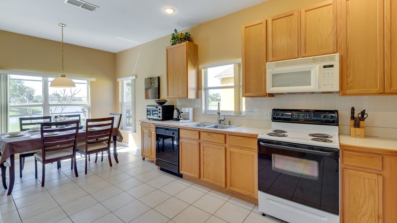 Photo of Kitchen in Crescent Lakes