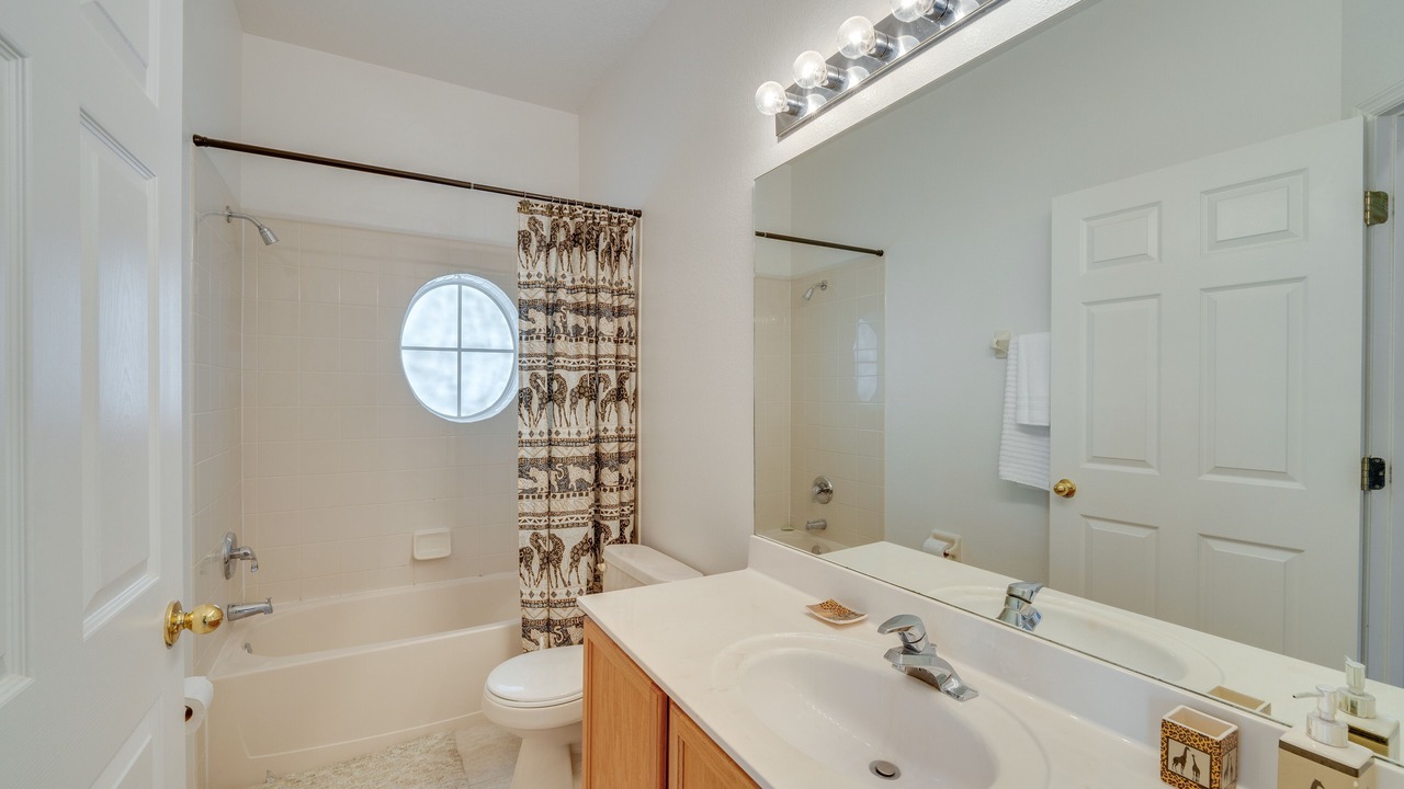 Photo of Bathroom in Crescent Lakes