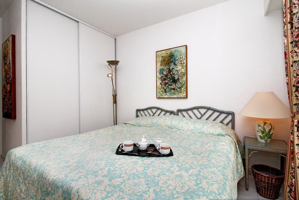 Photo of Bedroom in Mandelieu-La-Napoule