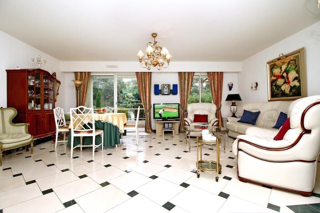Photo of Livingroom in Mandelieu-La-Napoule