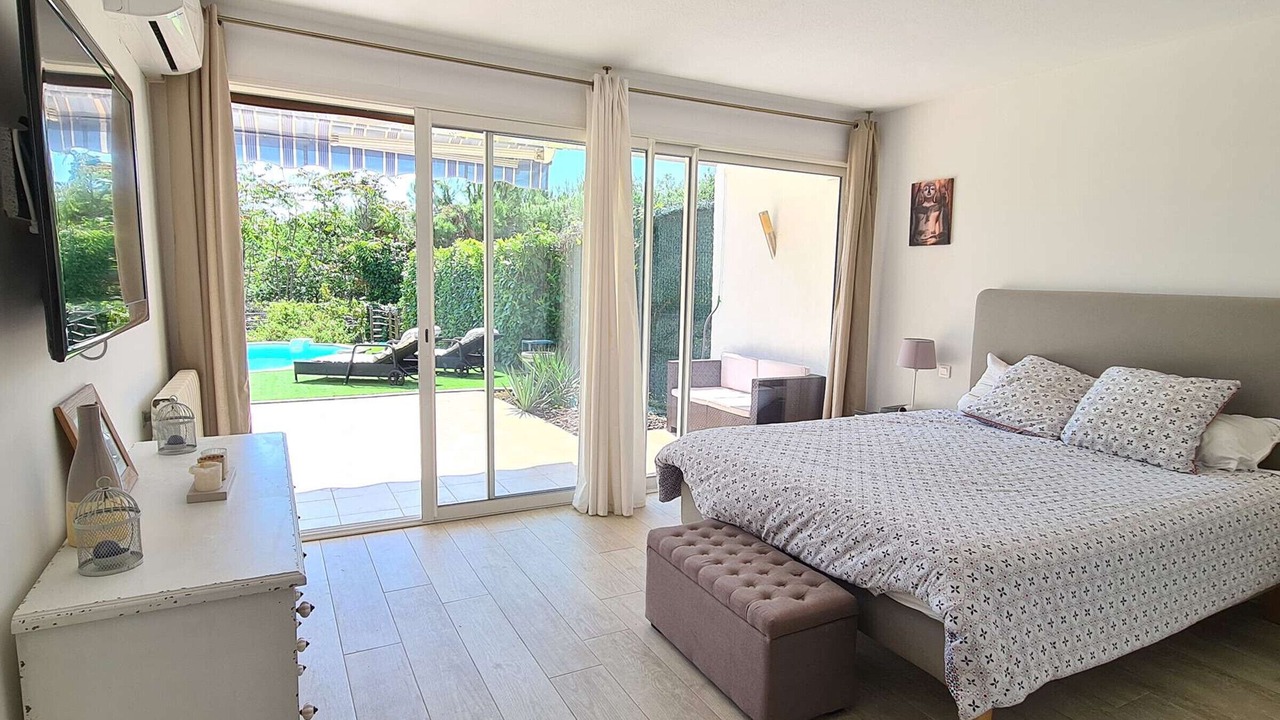Photo of Bedroom in Vallauris
