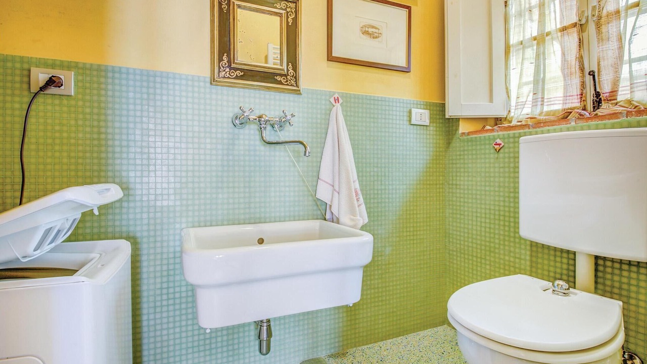 Photo of Bathroom in Calci