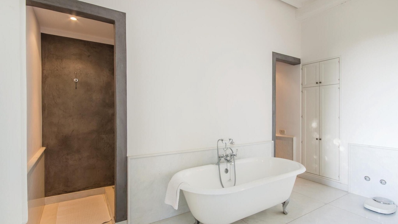 Photo of Bathroom in Lari
