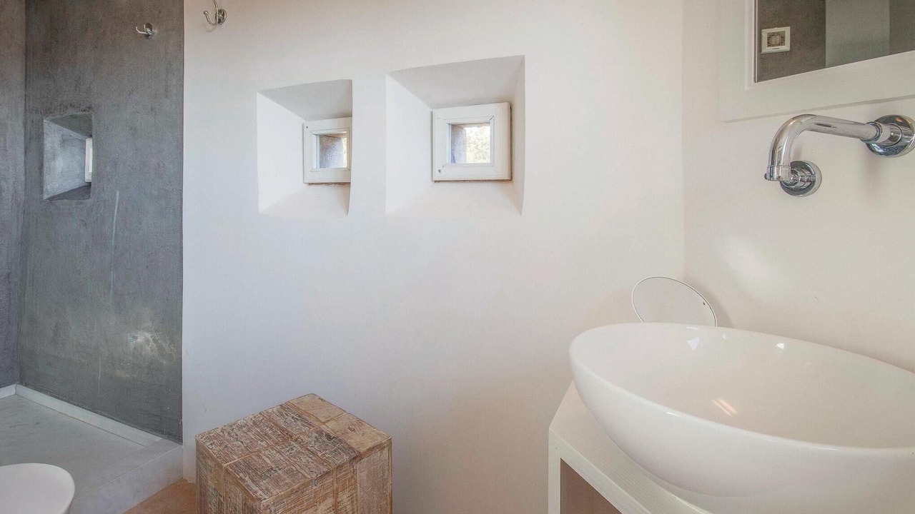 Photo of Bathroom in Lari