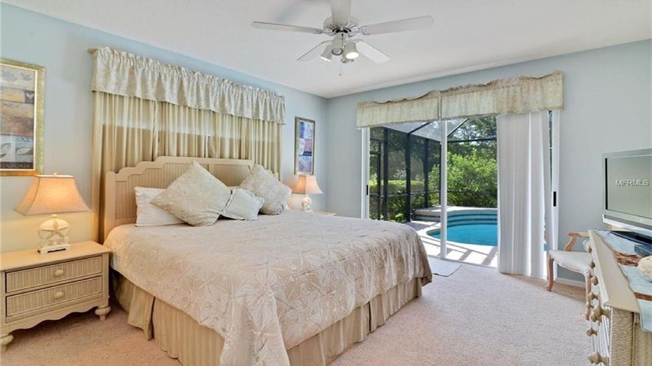 Photo of Bedroom in Sunset Lakes