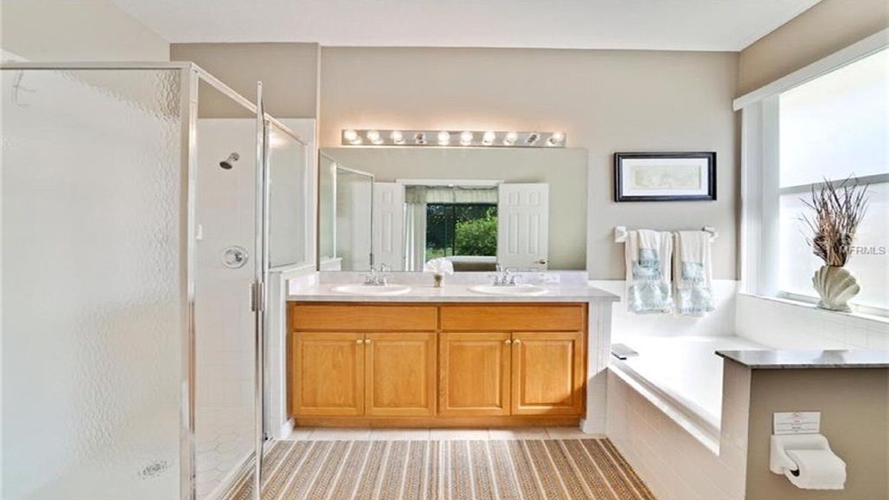 Photo of Bathroom in Sunset Lakes