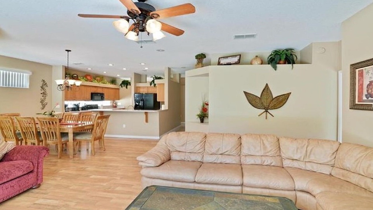 Photo of Livingroom in Sunset Lakes