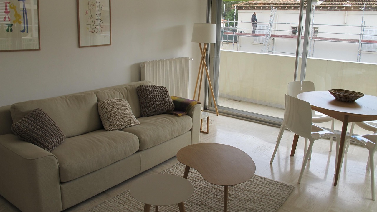 Photo of Livingroom in California - Pezou