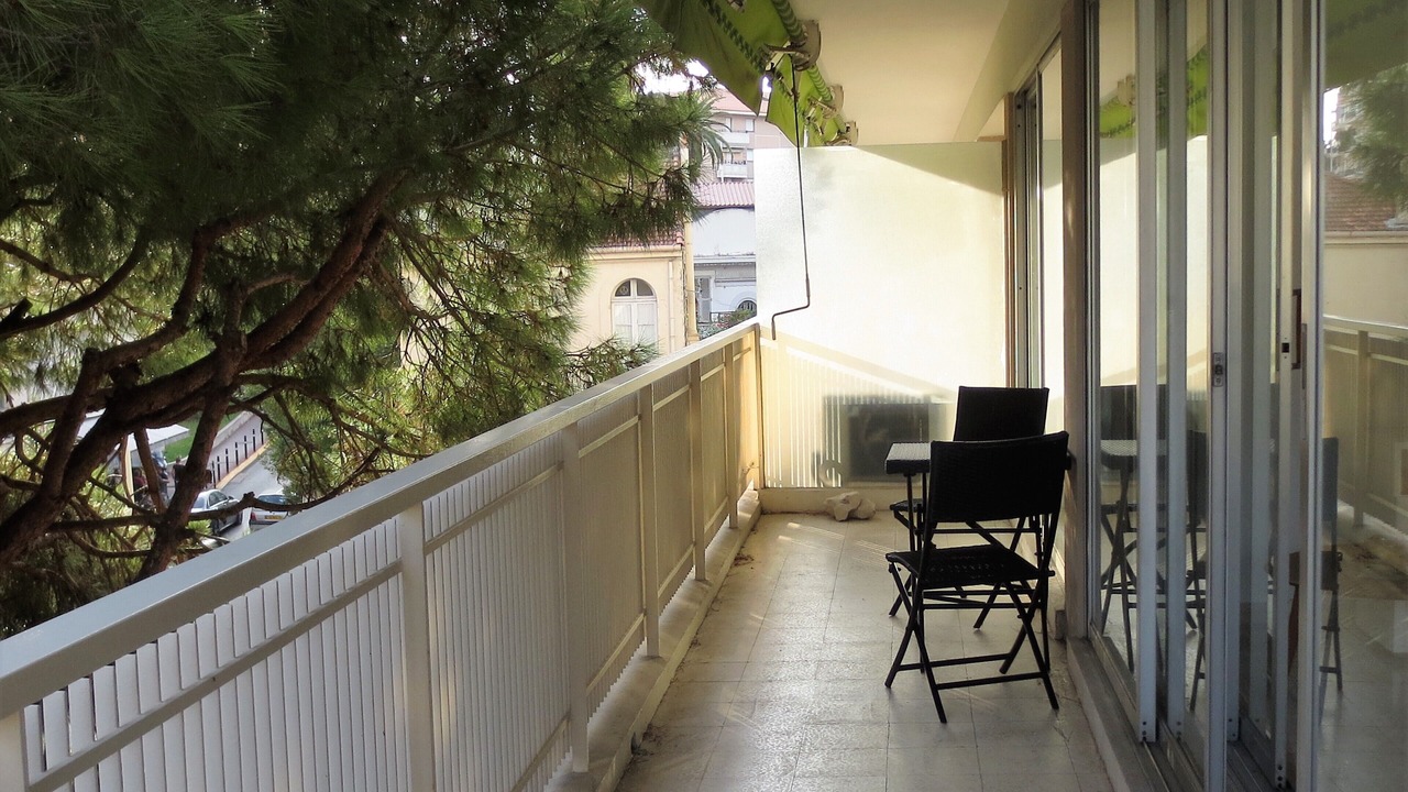 Photo of Outdoor in California - Pezou