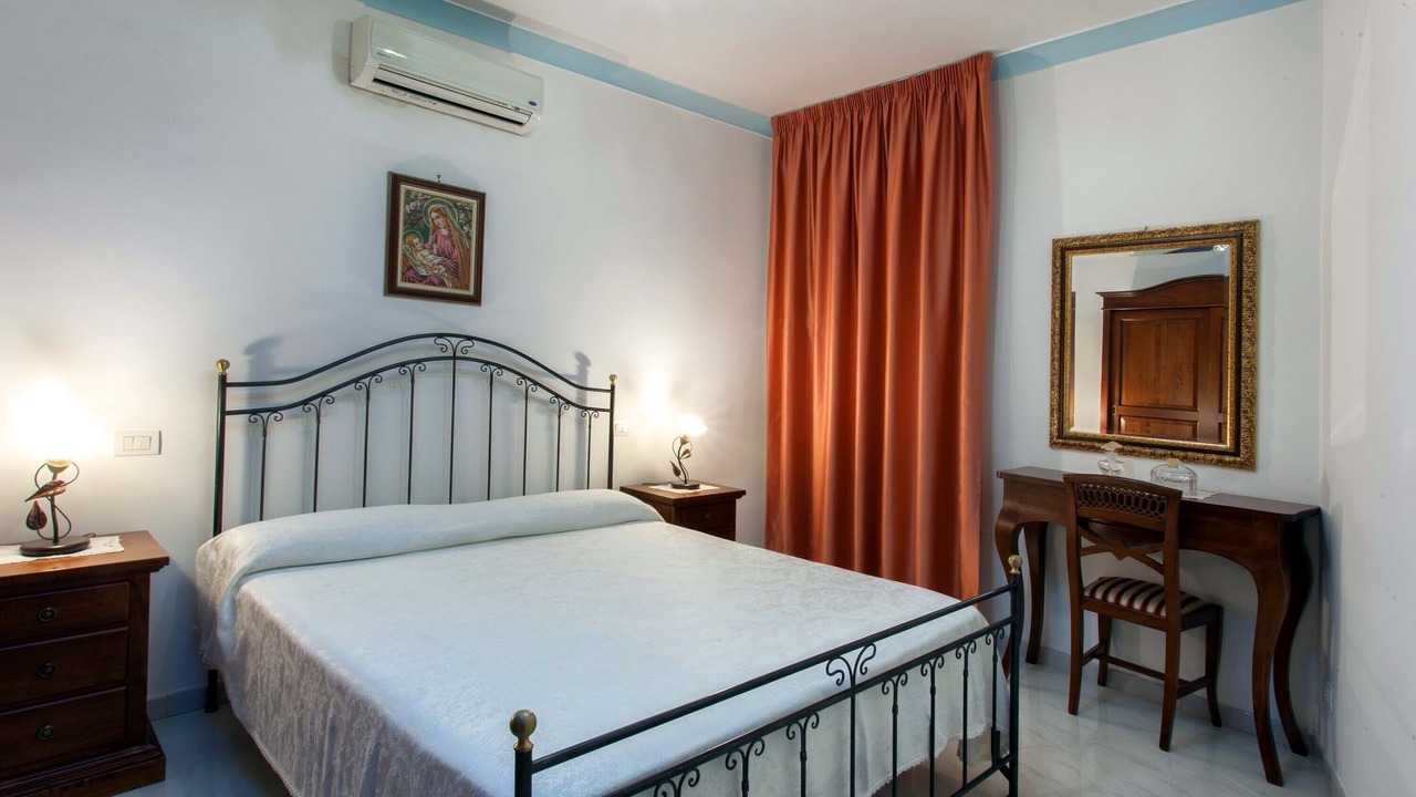 Photo of Bedroom in Furore