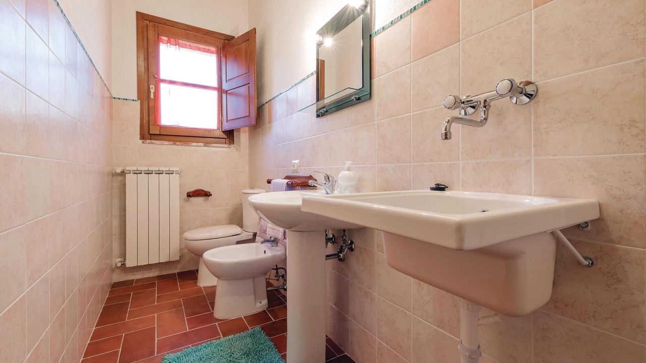 Photo of Bathroom in Buti