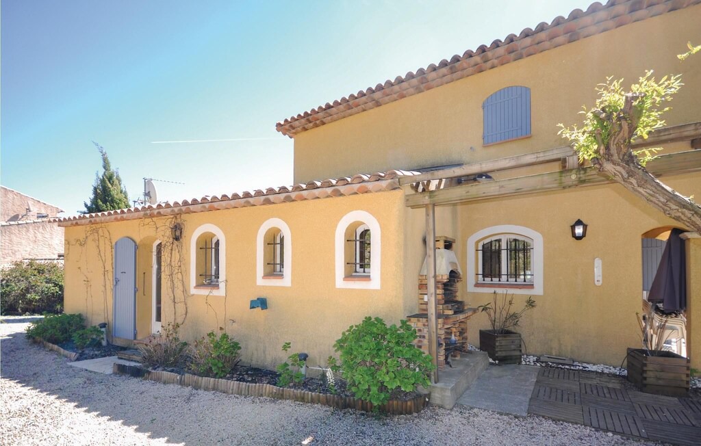 Photo of Buildings in Les Adrets-de-l'Esterel