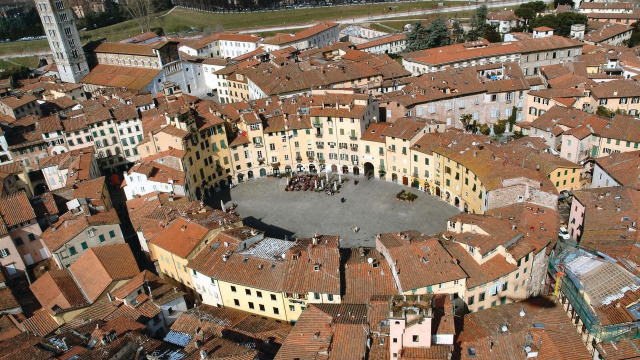 Photo of Others in Lucca