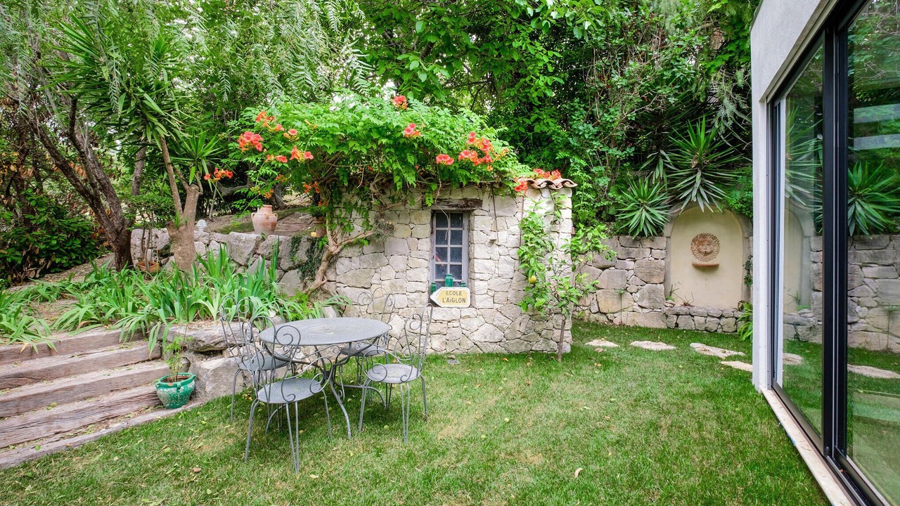 Photo of Others in Biot