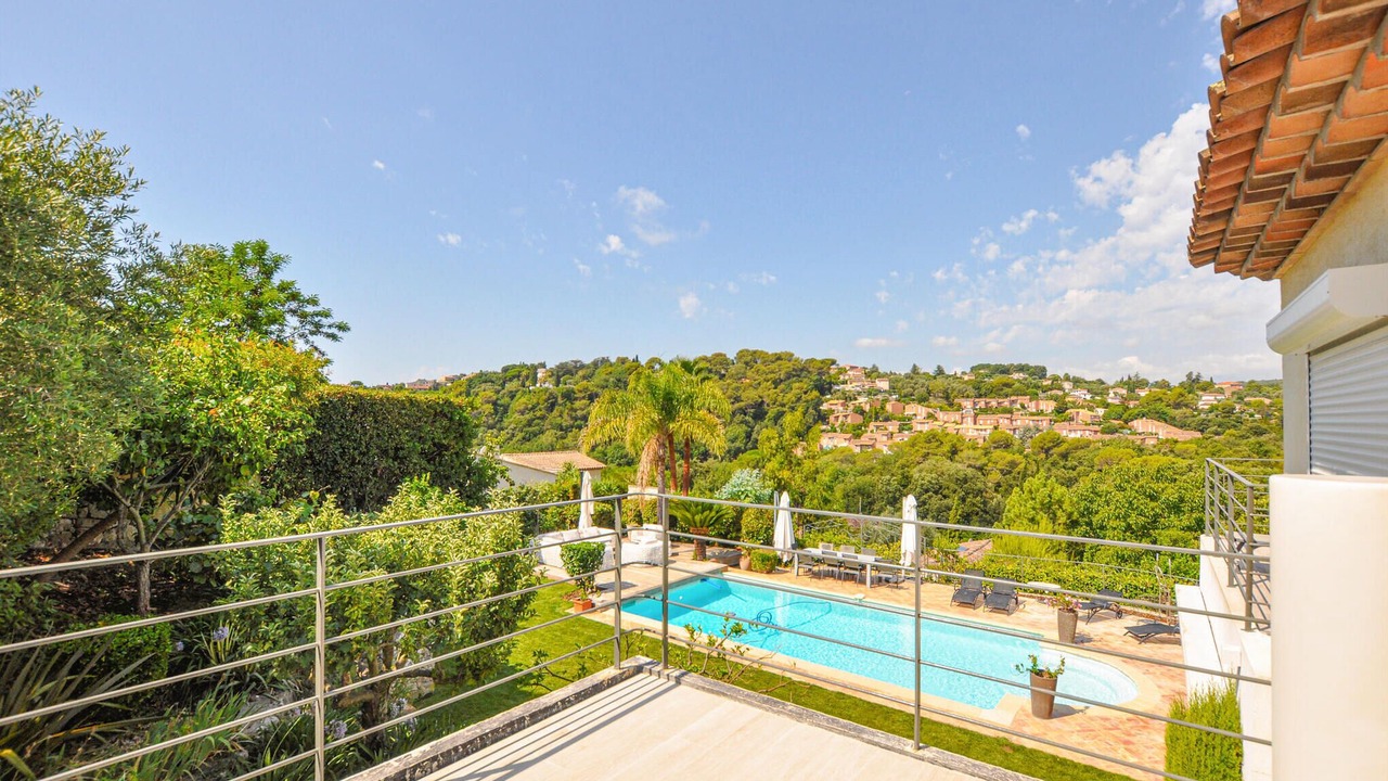 Photo of Bedroom in Biot