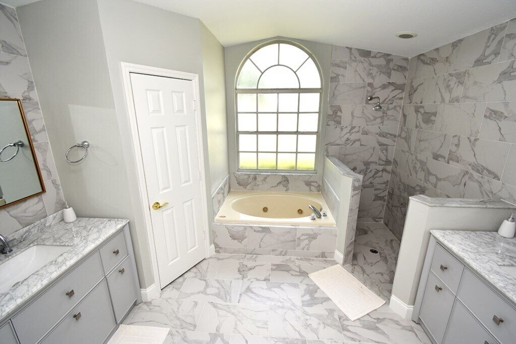 Photo of Bathroom in Greater Groves