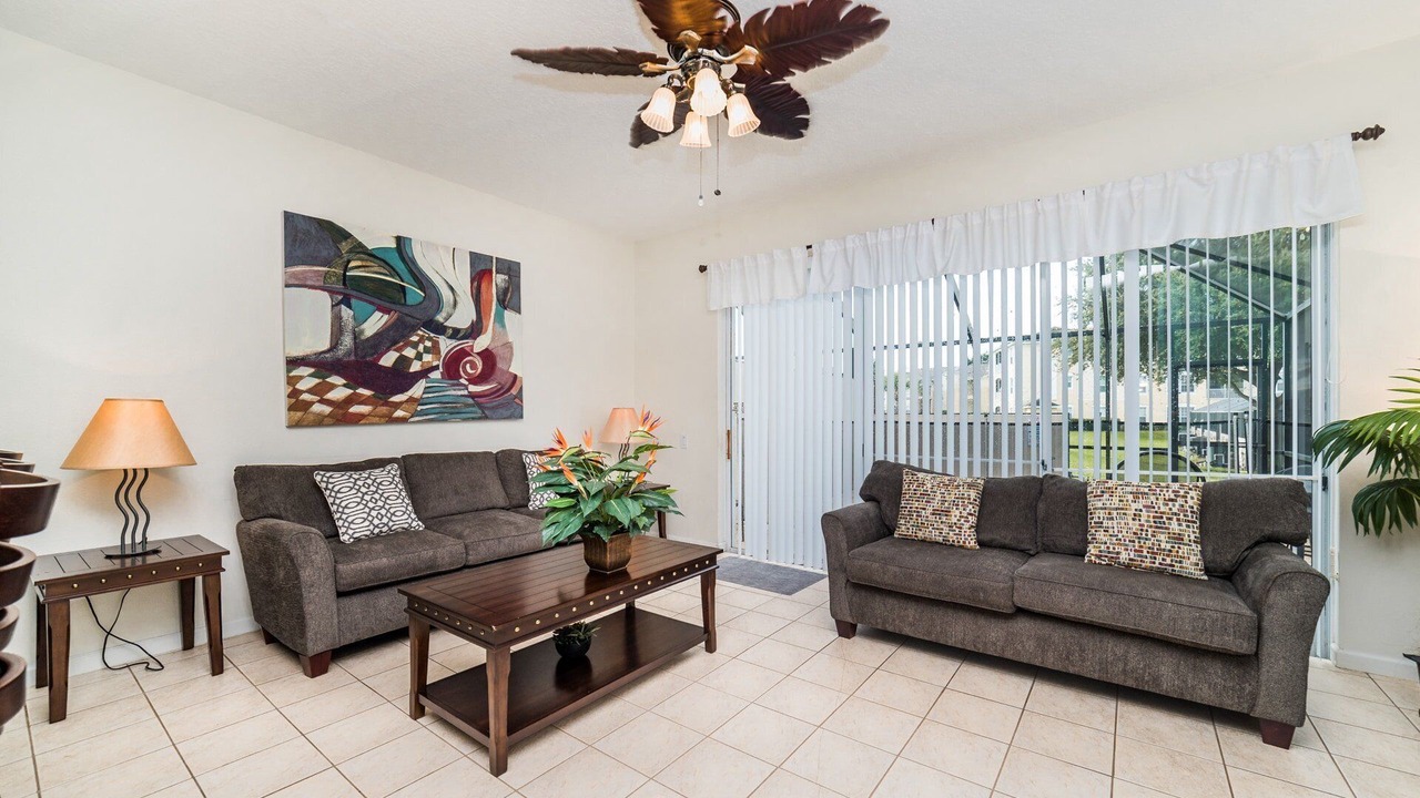 Photo of Livingroom in Windsor Palms