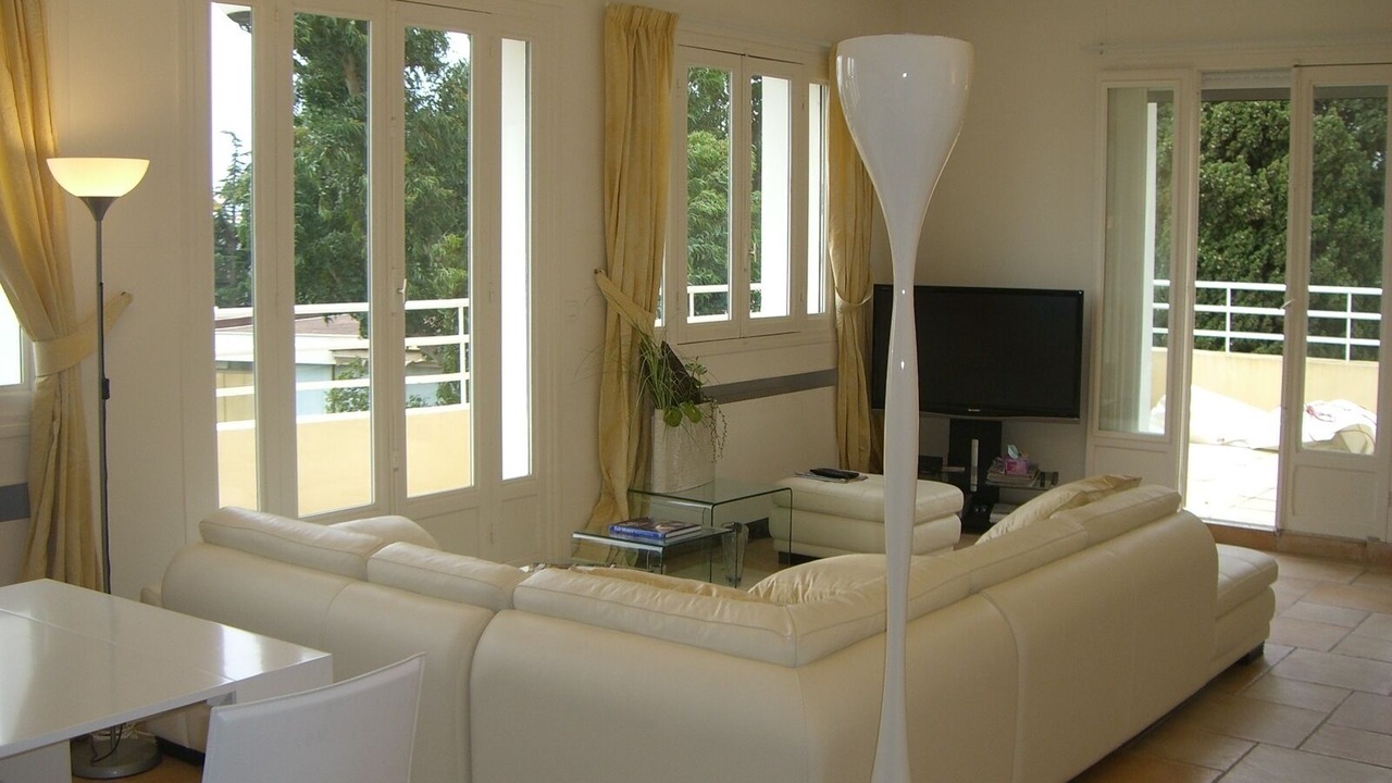 Photo of Livingroom in California - Pezou