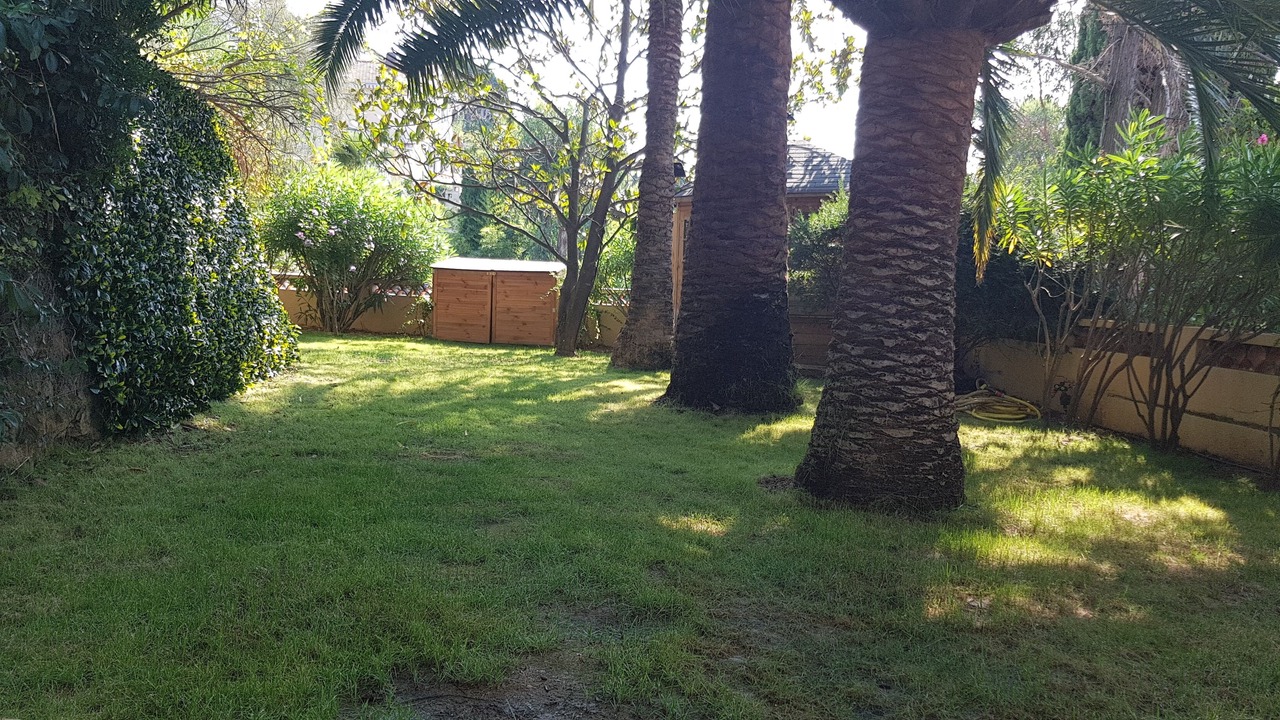 Photo of Outdoor in California - Pezou