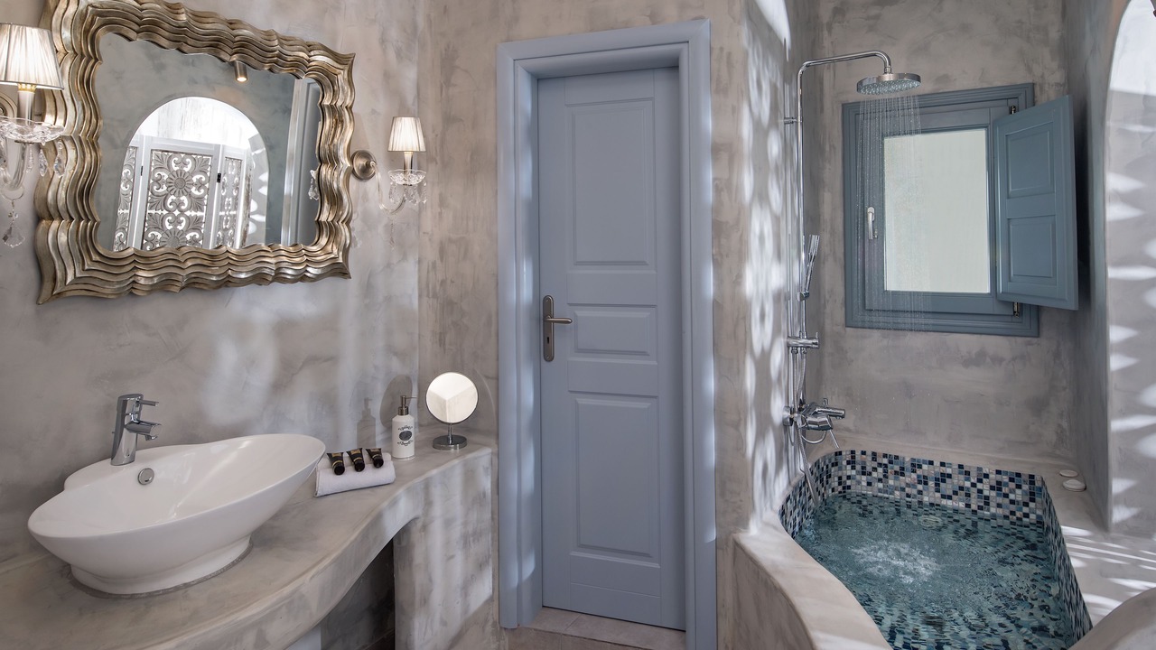 Photo of Bathroom in Kamari