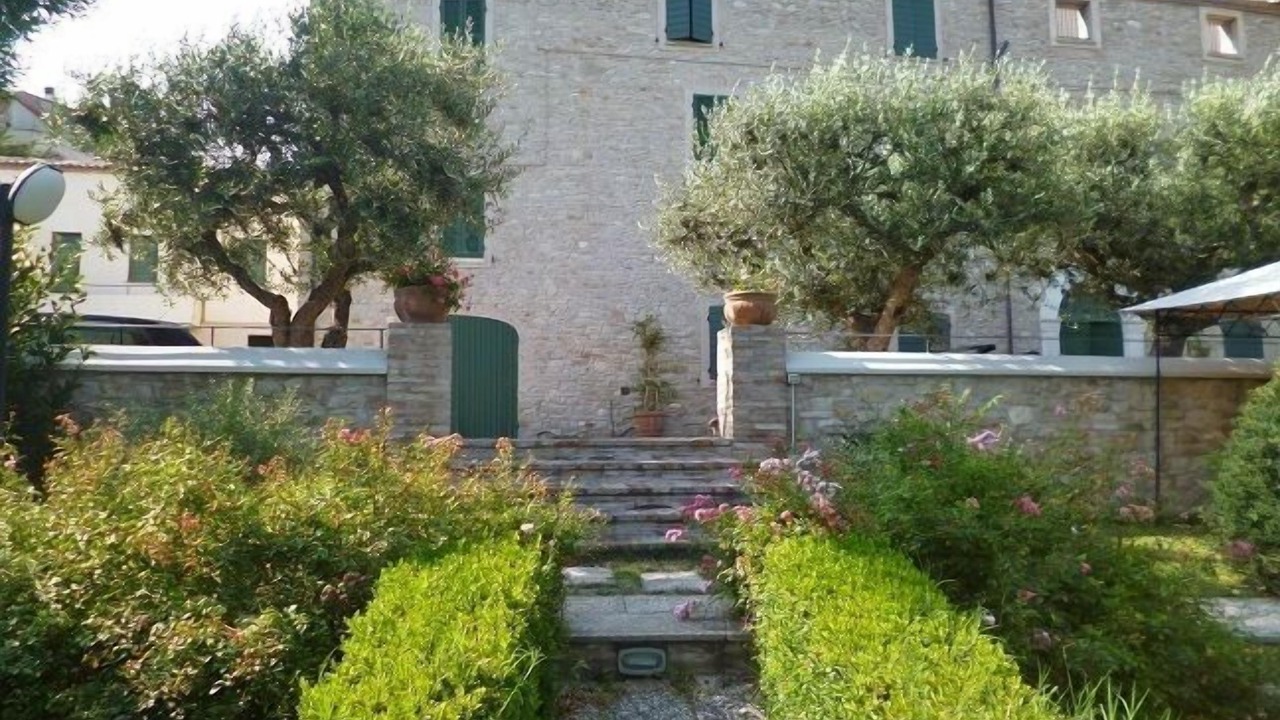 Photo of Outdoor in Avenale