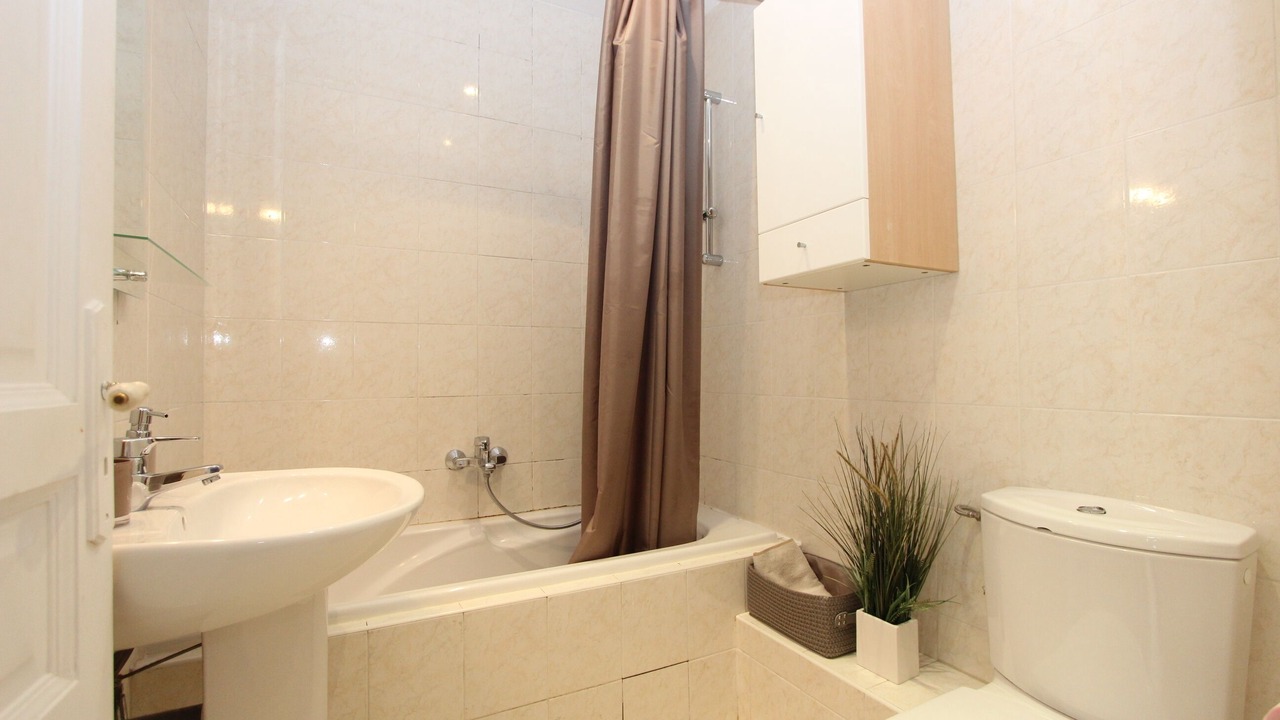 Photo of Bathroom in Vernier