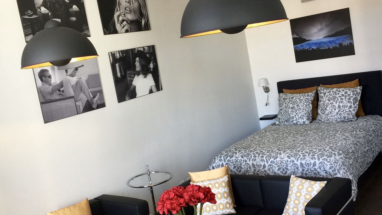 Photo of Bedroom in Cannes City Centre