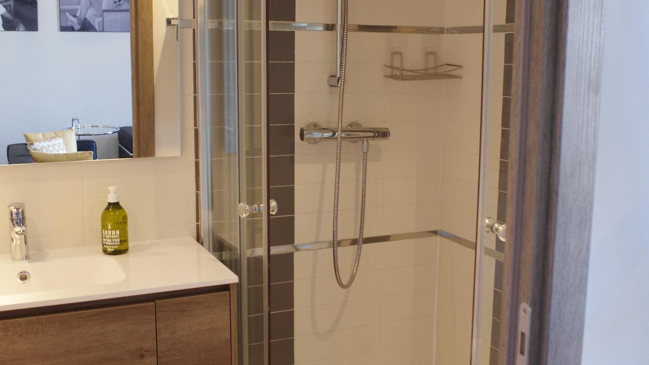 Photo of Bathroom in Cannes City Centre