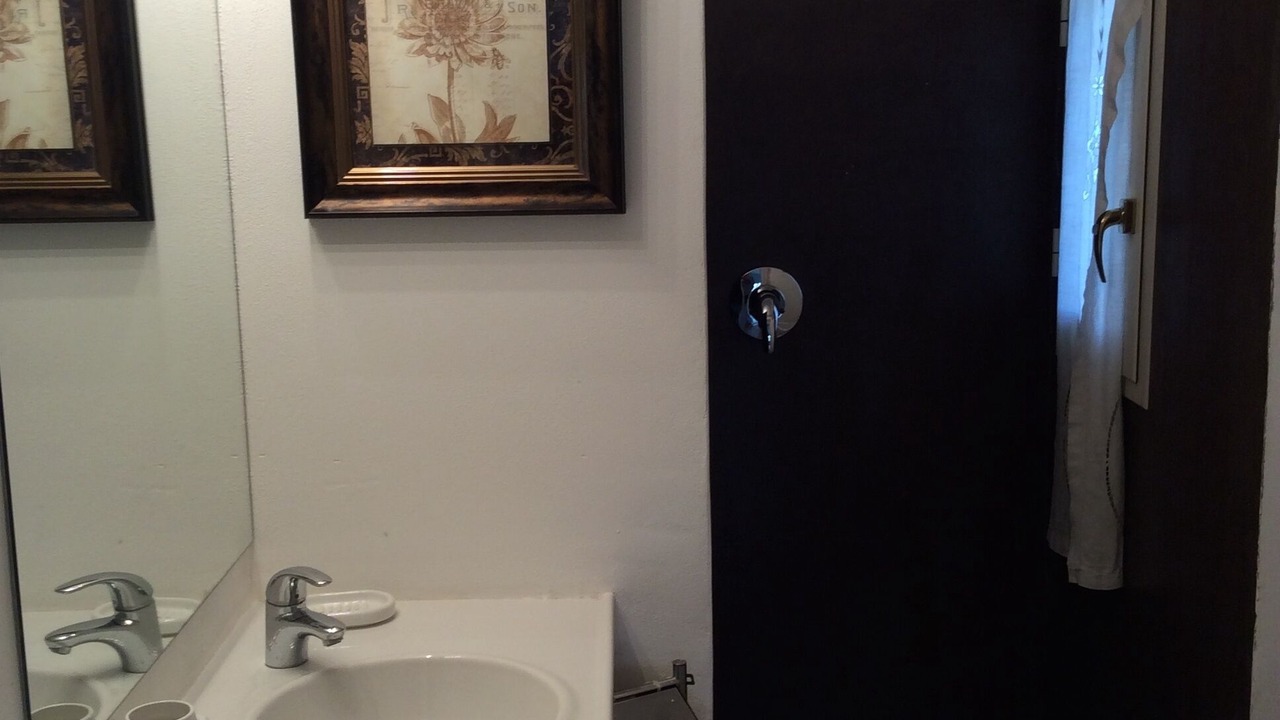 Photo of Bathroom in Avola