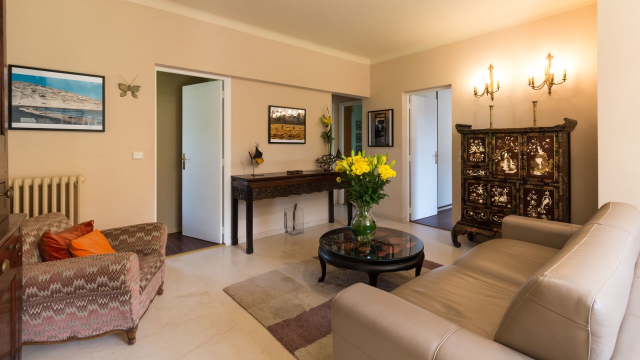 Photo of Livingroom in California - Pezou