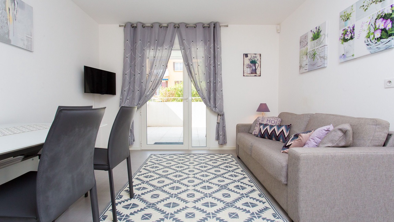 Photo of Bedroom in Antibes City Centre