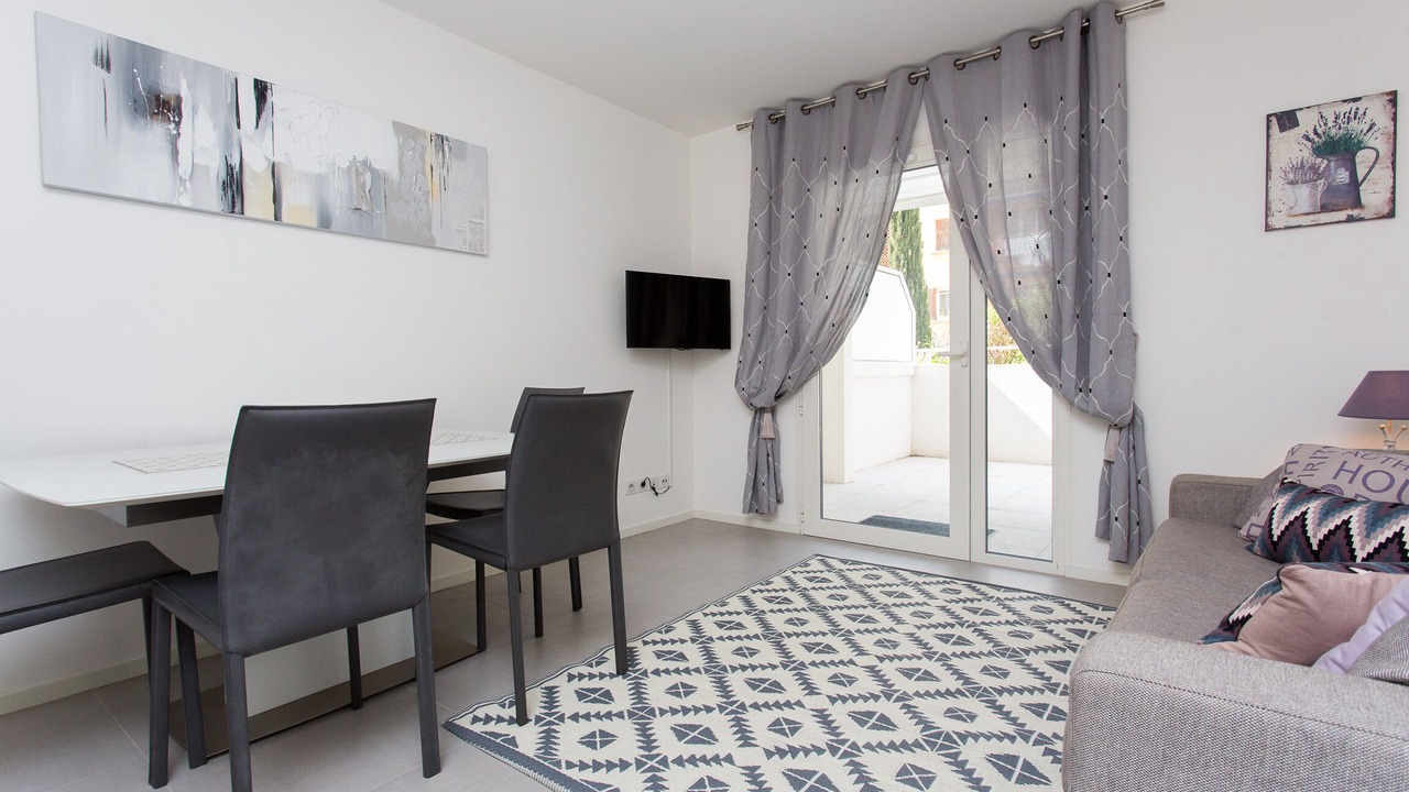 Photo of Bedroom in Antibes City Centre