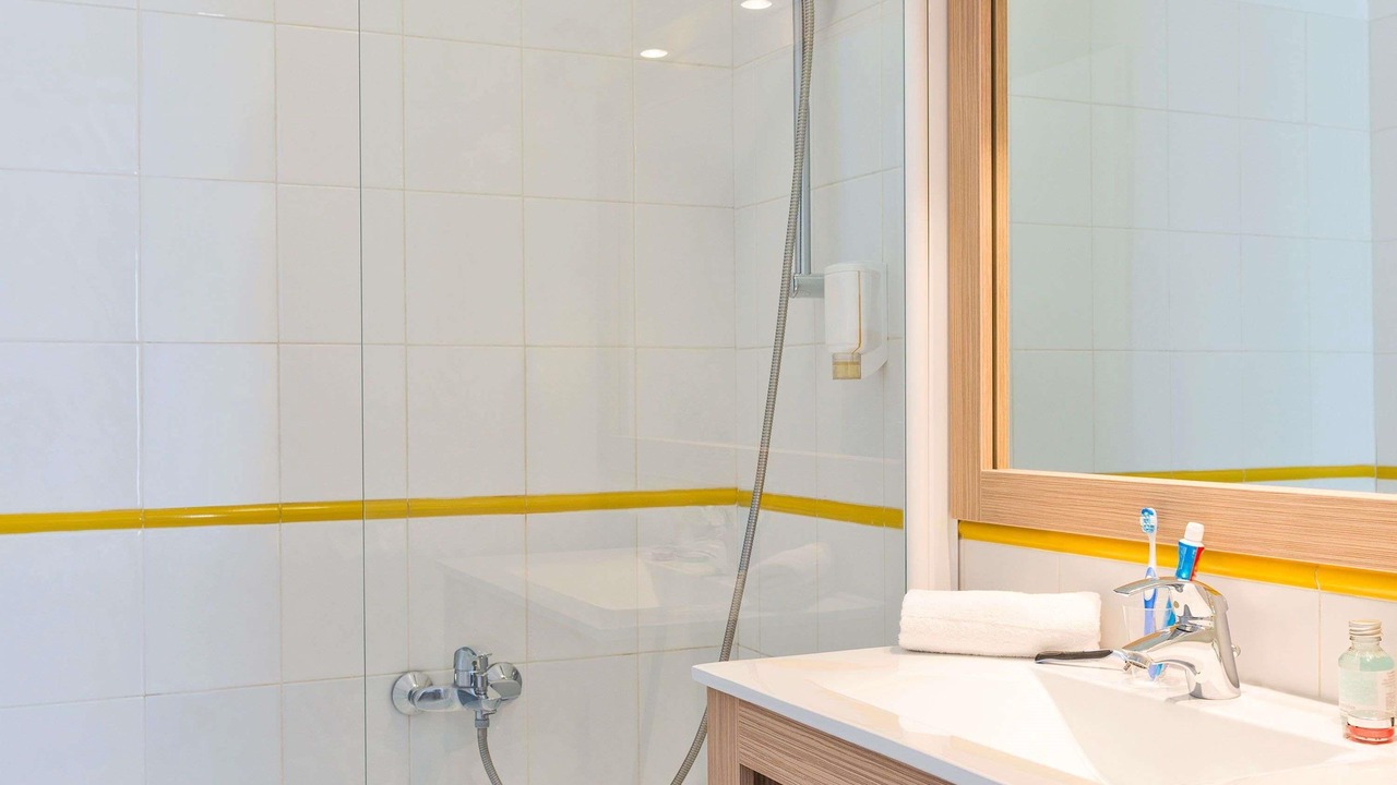 Photo of Bedroom in Les Baumettes
