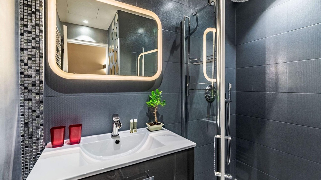 Photo of Bathroom in Cannes City Centre