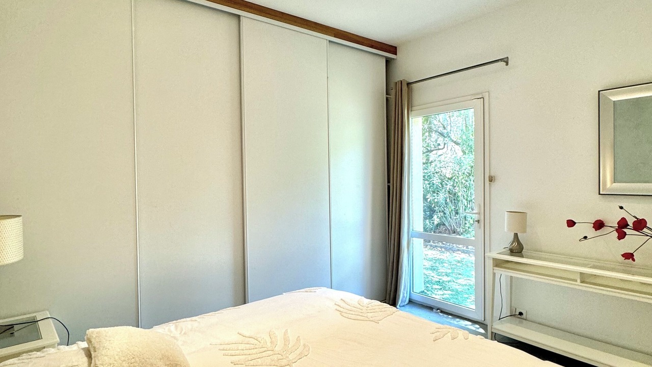 Photo of Bedroom in Saint-Tropez