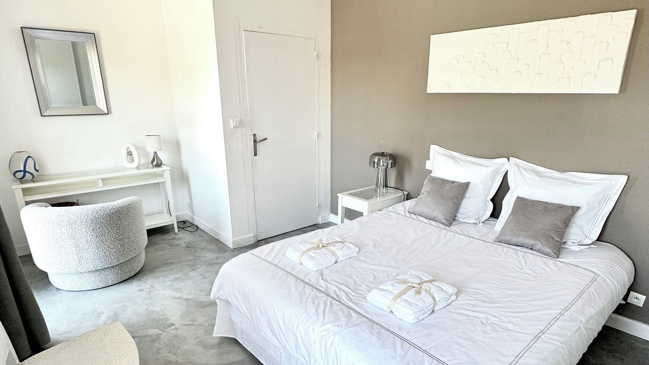 Photo of Bedroom in Saint-Tropez